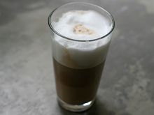Milchschaum - Quelle: Paul Stumpr, CC BY-SA 2.0 (http://www.flickr.com/people/numberstumper/)