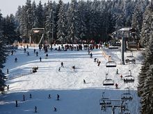 Winterberg Skifahren  - Quelle: Dirk Vorderstraße, CC BY-SA 2.0 (http://www.flickr.com/photos/vorderstrasse/)