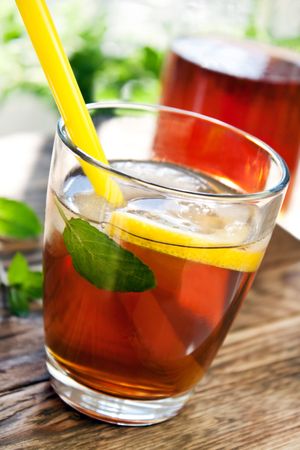 Tee - Quelle: (c) Christian Jung/Fotolia.com