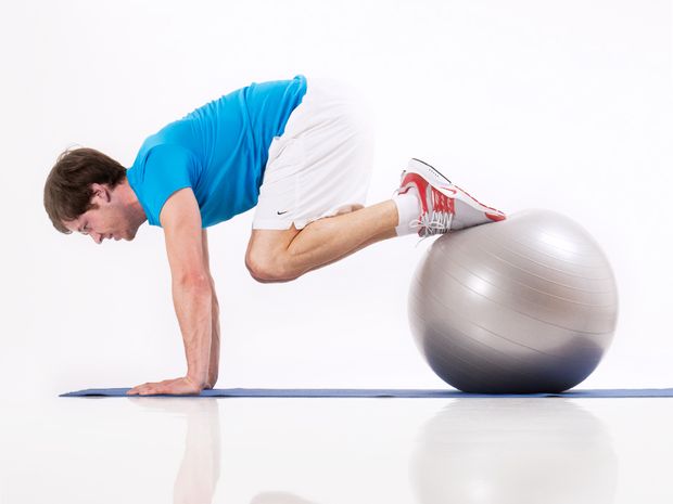 Einrollen, mit Gymnastikball